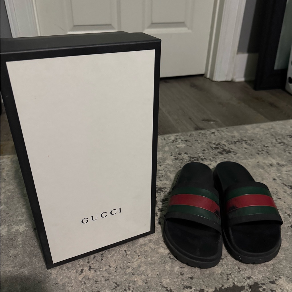 Gucci Men's Black Slides With Green And Red Stripes